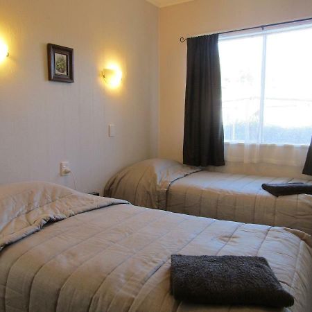 Beachside Sunnyvale Motel Пиктон Экстерьер фото