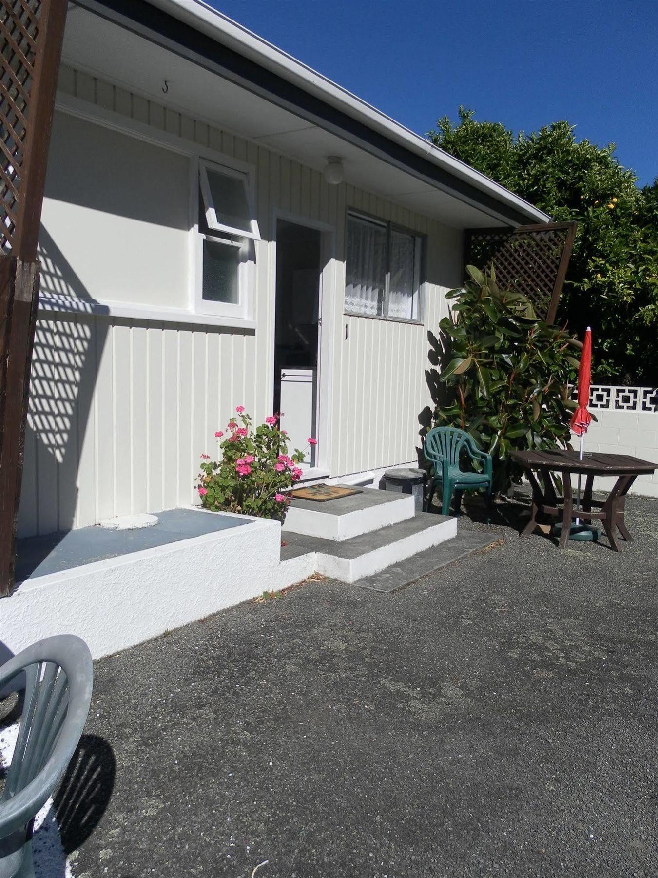 Beachside Sunnyvale Motel Пиктон Экстерьер фото
