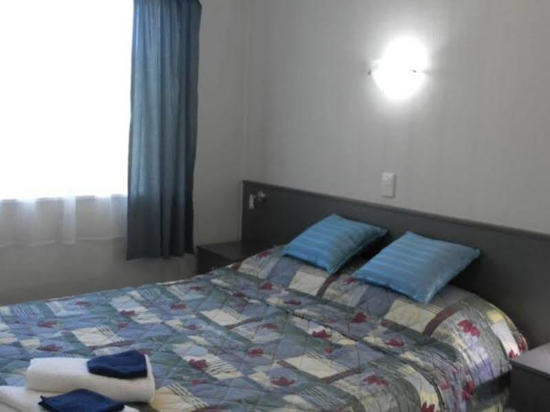 Beachside Sunnyvale Motel Пиктон Экстерьер фото
