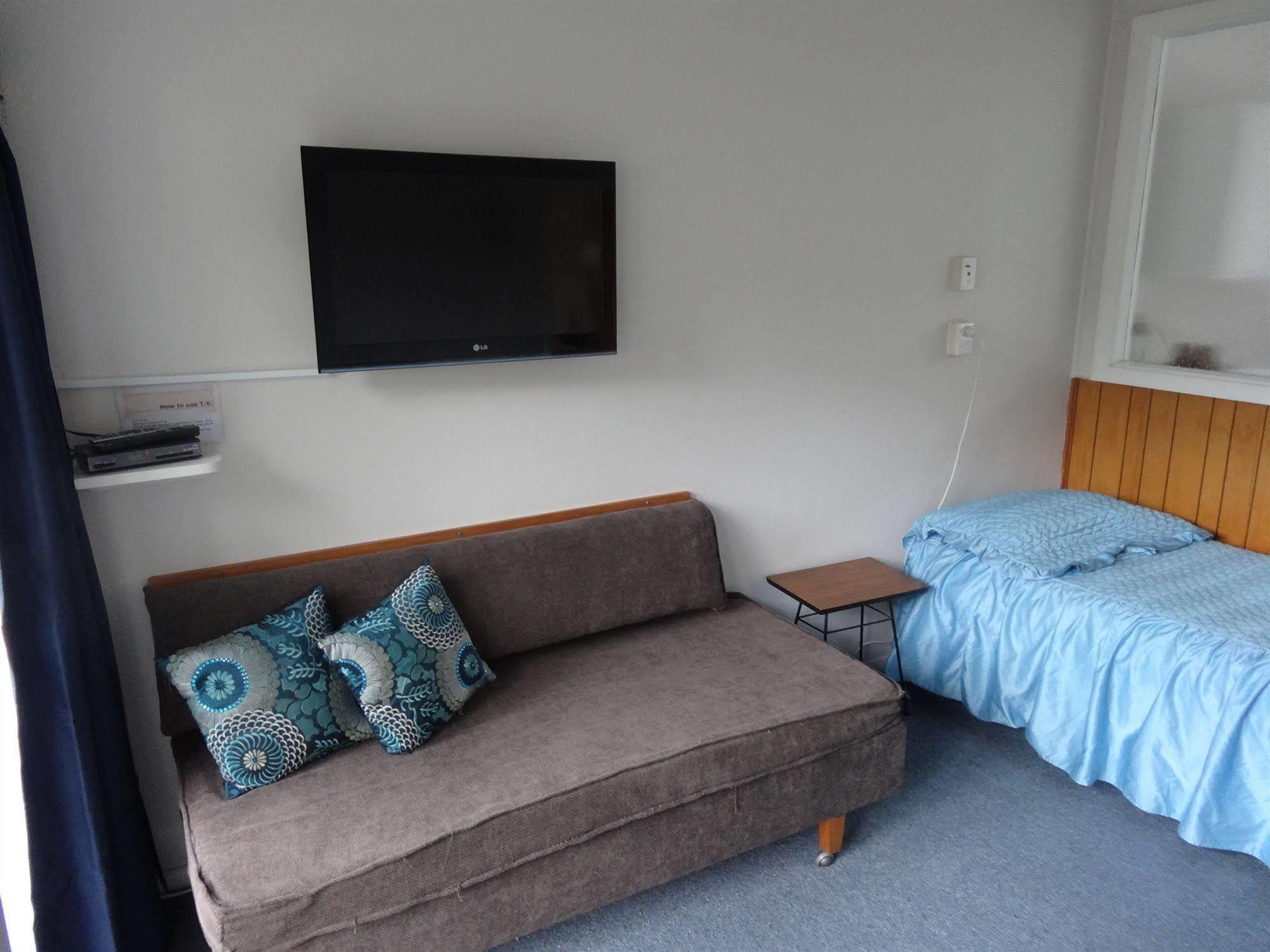 Beachside Sunnyvale Motel Пиктон Экстерьер фото