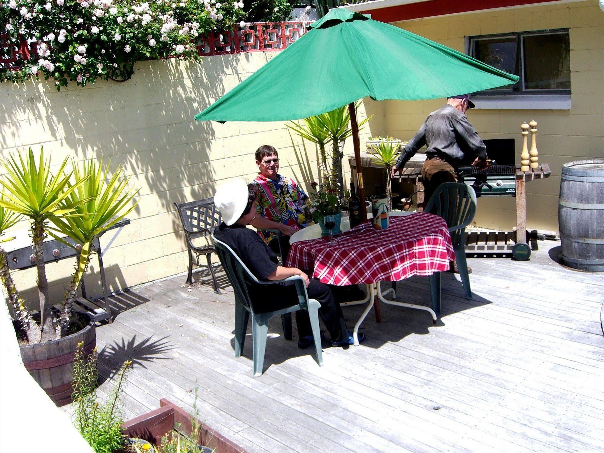 Beachside Sunnyvale Motel Пиктон Экстерьер фото