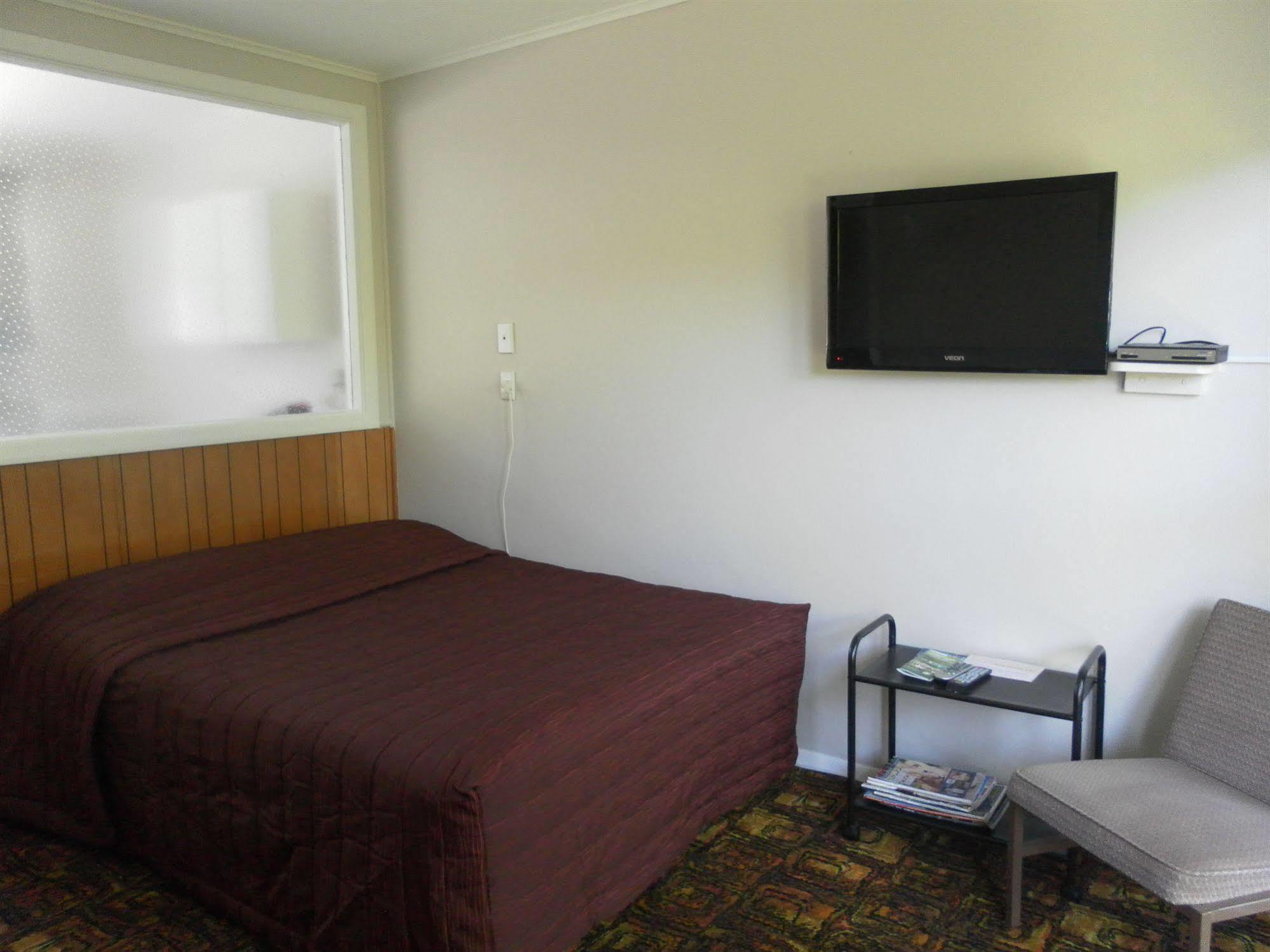 Beachside Sunnyvale Motel Пиктон Экстерьер фото
