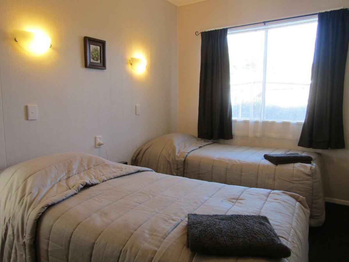 Beachside Sunnyvale Motel Пиктон Экстерьер фото