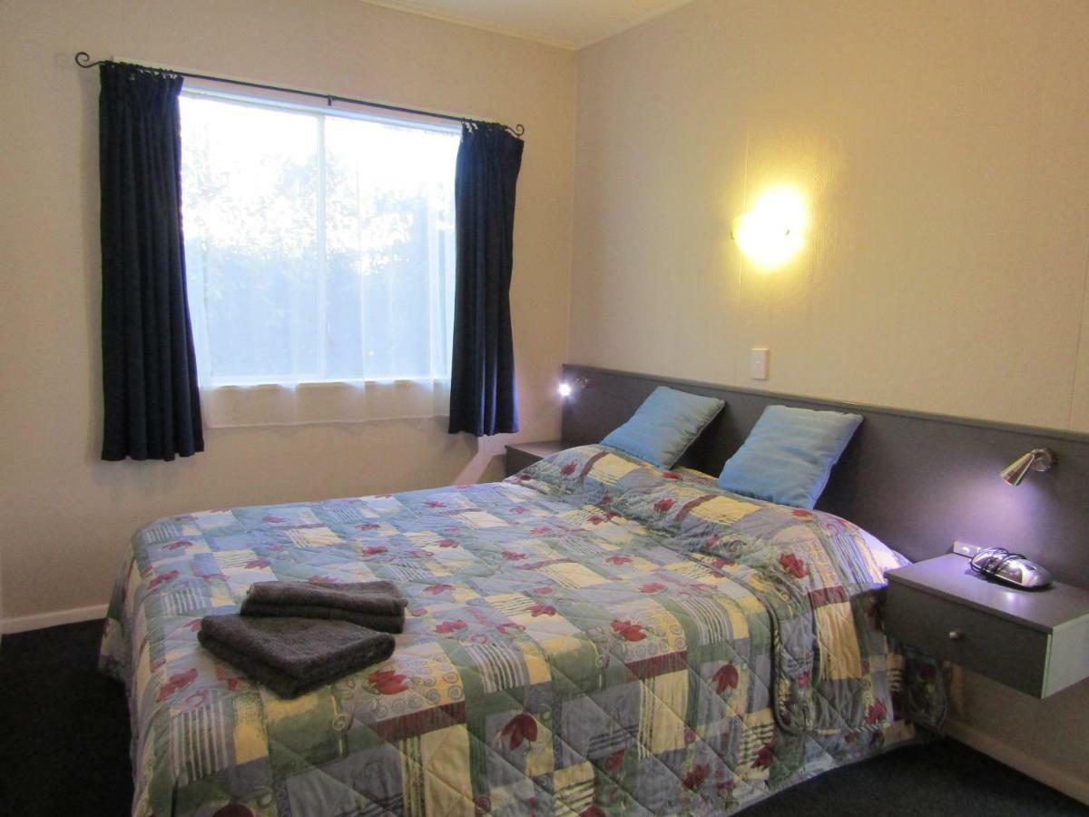 Beachside Sunnyvale Motel Пиктон Экстерьер фото