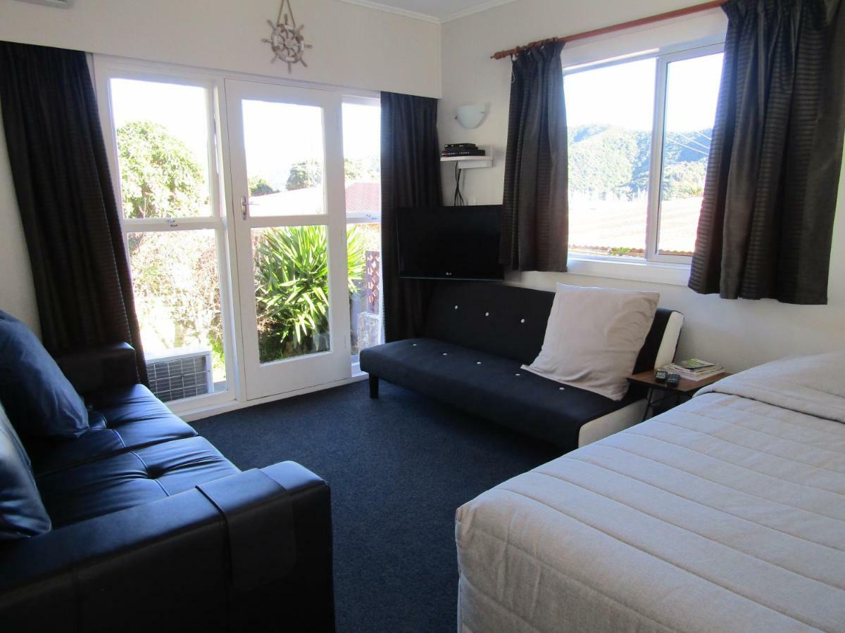 Beachside Sunnyvale Motel Пиктон Экстерьер фото