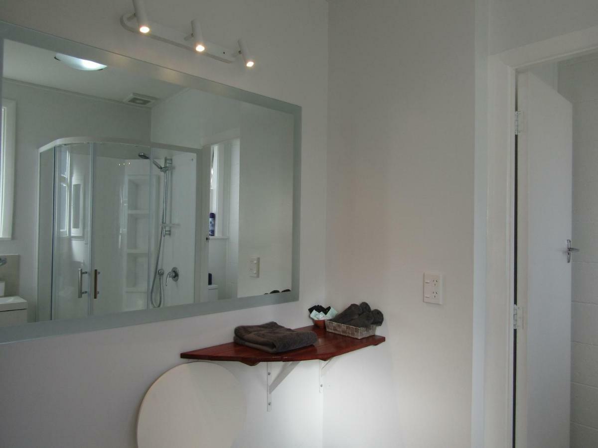 Beachside Sunnyvale Motel Пиктон Экстерьер фото