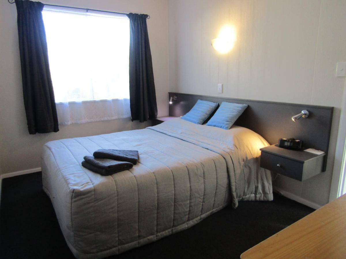 Beachside Sunnyvale Motel Пиктон Экстерьер фото