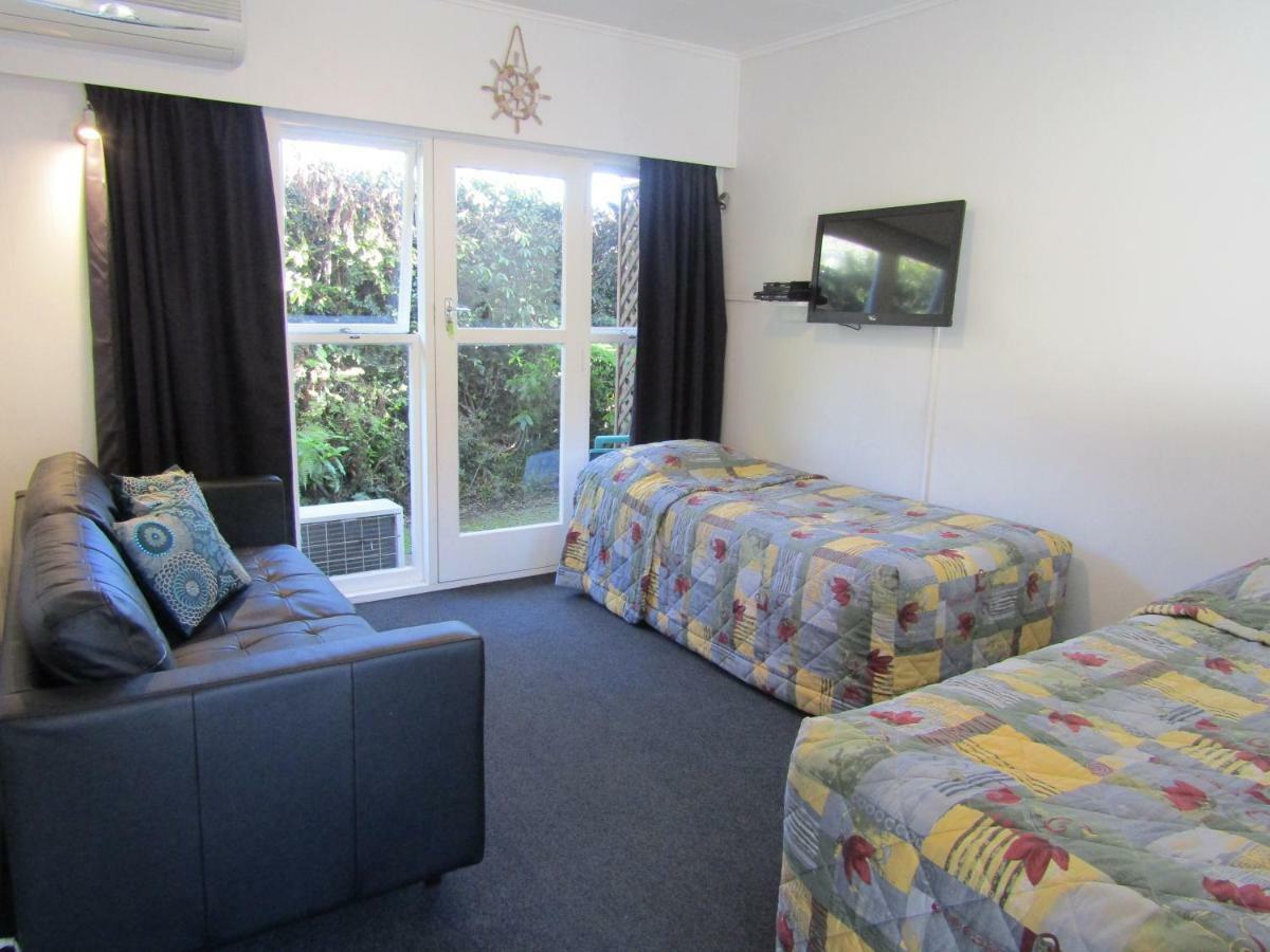 Beachside Sunnyvale Motel Пиктон Экстерьер фото